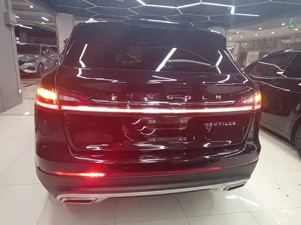 Lincoln Nautilus 2021
