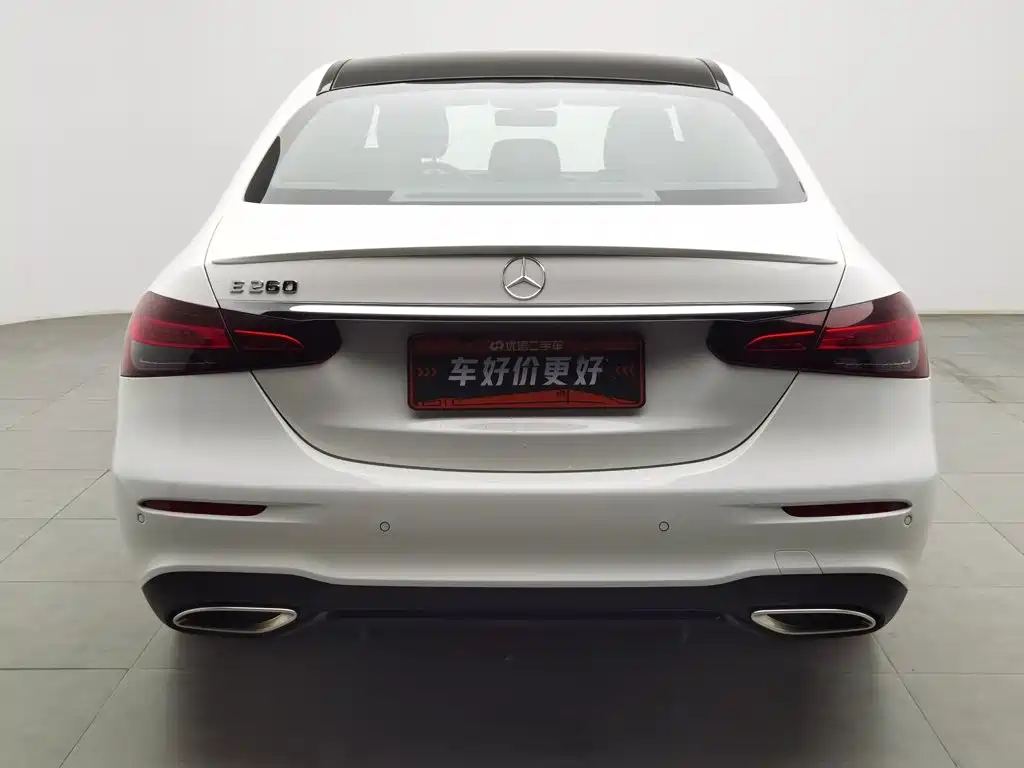 Mercedes-Benz E-Class 2022 — фото 4