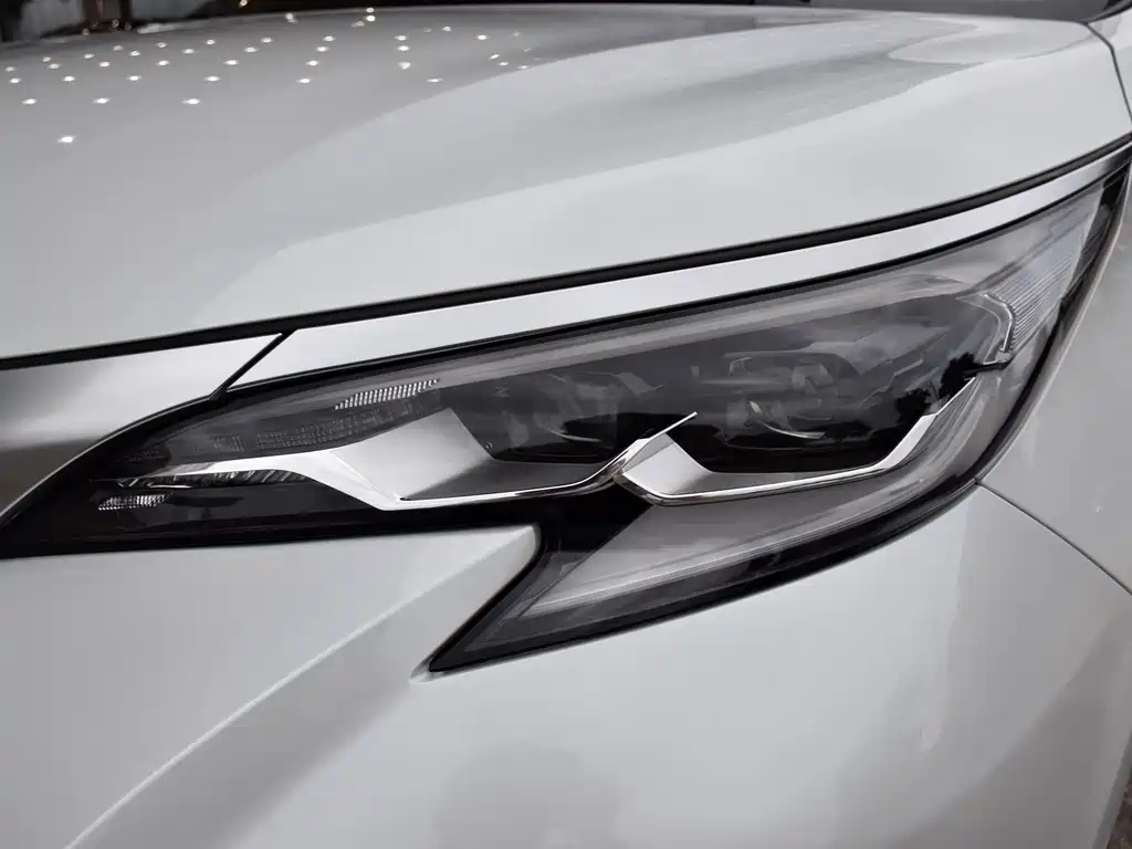 Toyota Sienna 2022 — фото 19