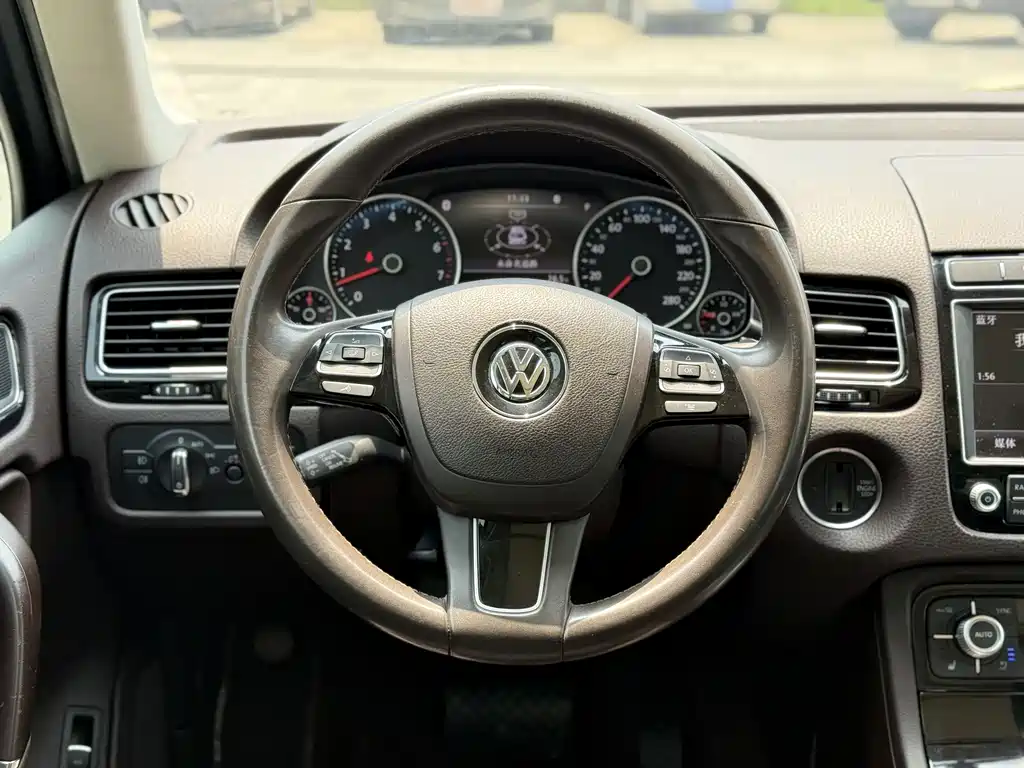 Volkswagen Touareg 2018 — фото 10