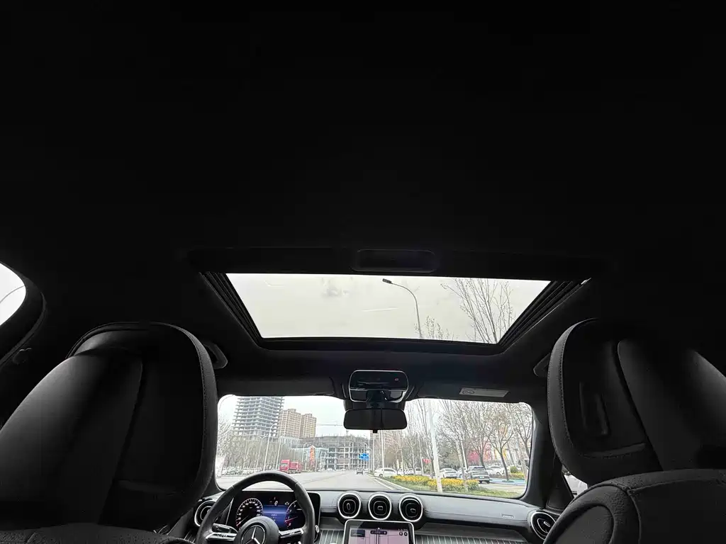 Mercedes-Benz C-Class 2023 — фото 15