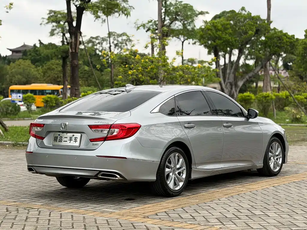 Honda Accord 2019 — фото 11