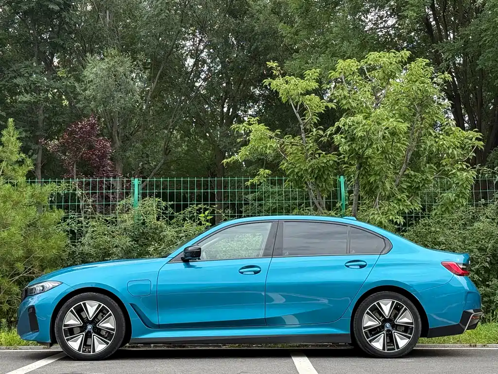 BMW i3 2023