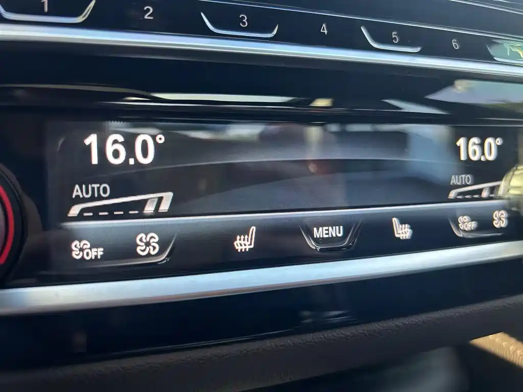 BMW 5 Series 2021 — фото 16