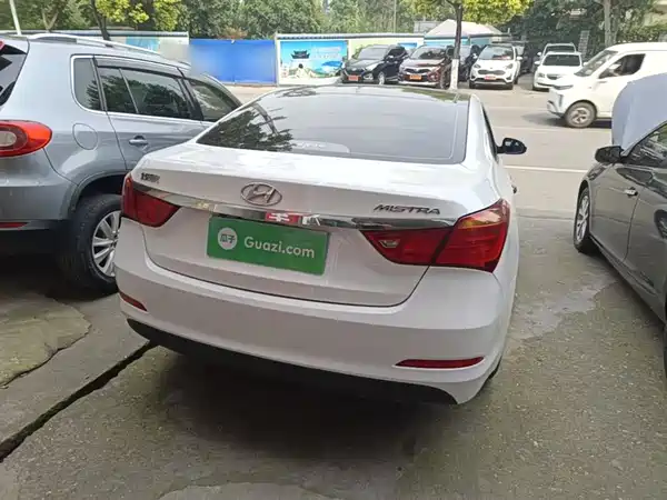 Hyundai Mistra 2014
