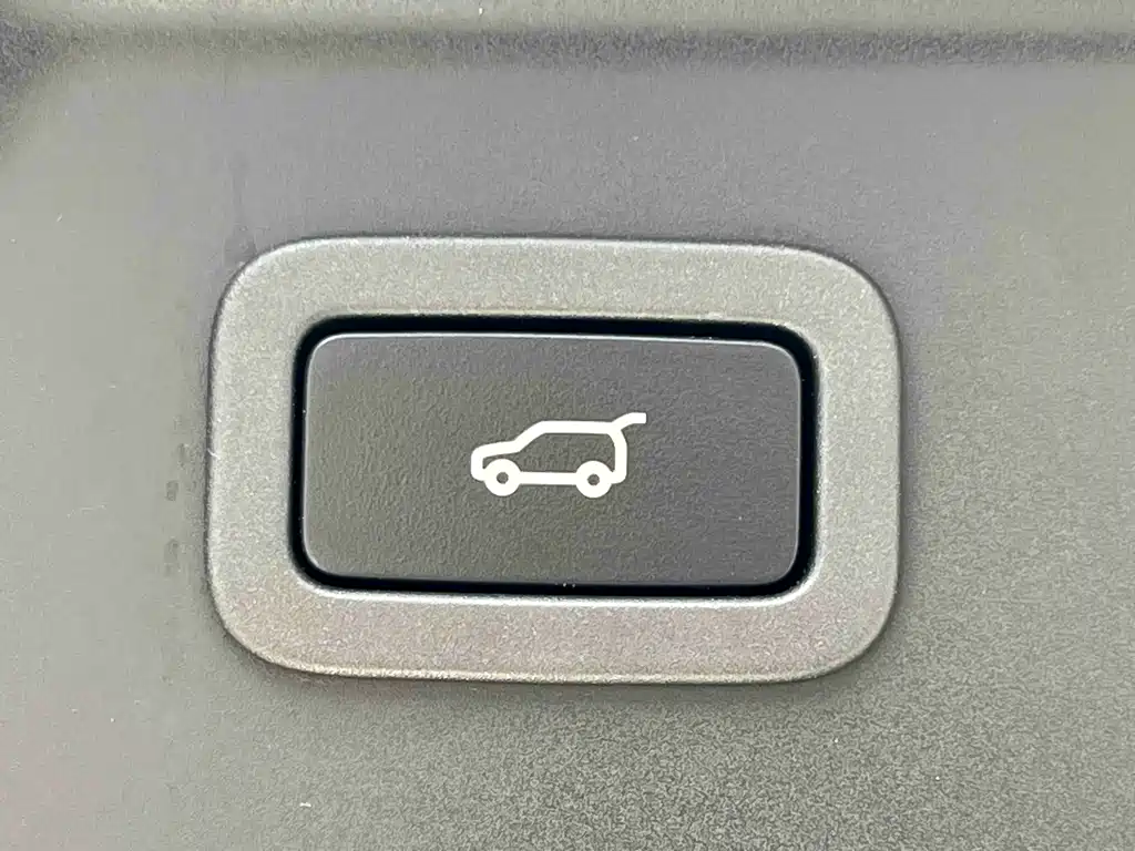 Land Rover Range Rover Velar 2021 — фото 18