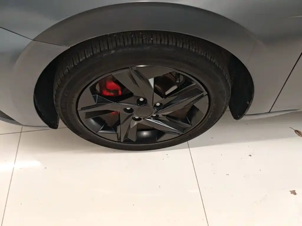 Hyundai Elantra 2023 — фото 23
