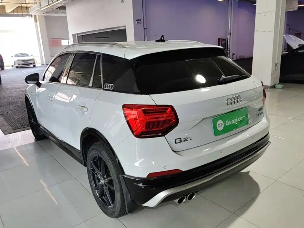 Audi Q2L 2021