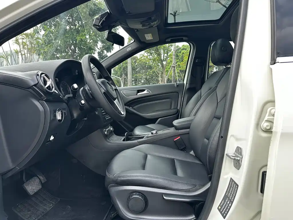 Mercedes-Benz B-Class 2012
