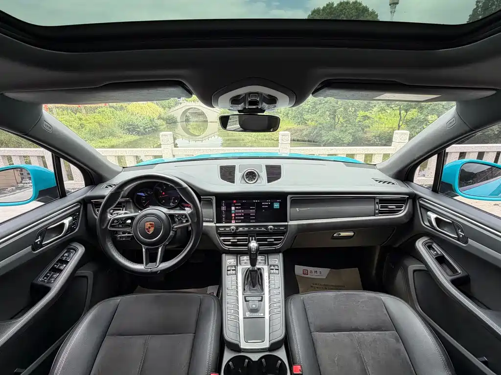 Porsche Macan 2020 — фото 16