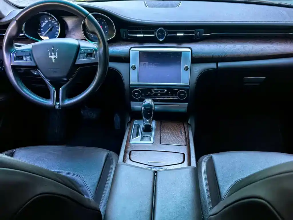 Maserati Quattroporte 2015 — фото 8