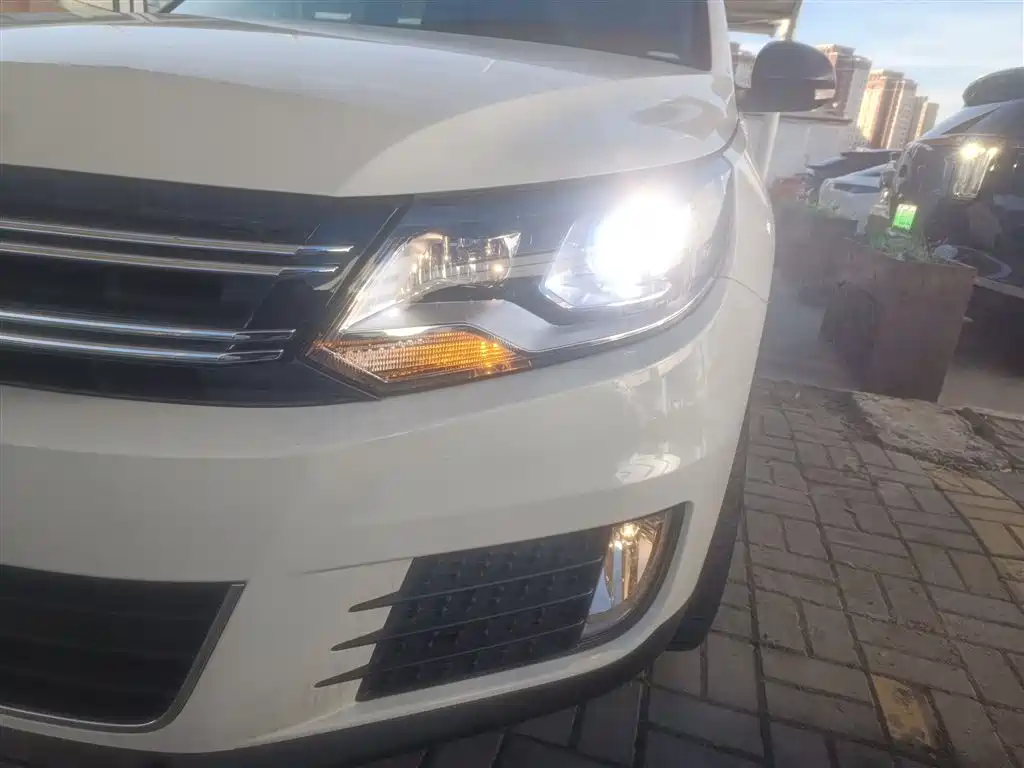 Volkswagen Tiguan 2015 — фото 3