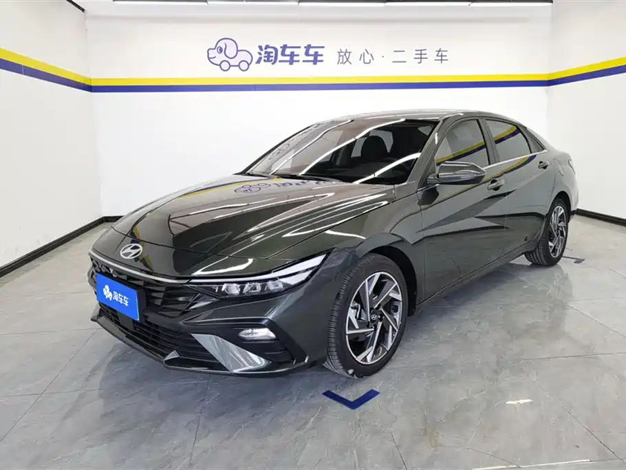 Hyundai Elantra 2024