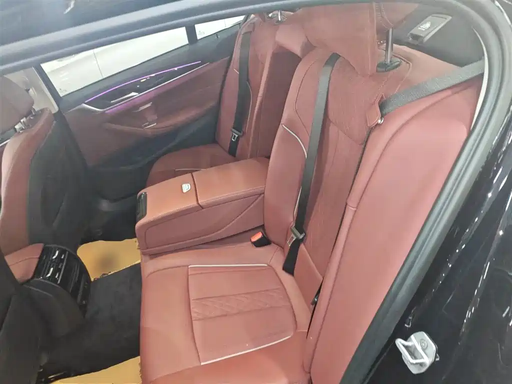 BMW 5 Series 2022 — фото 13