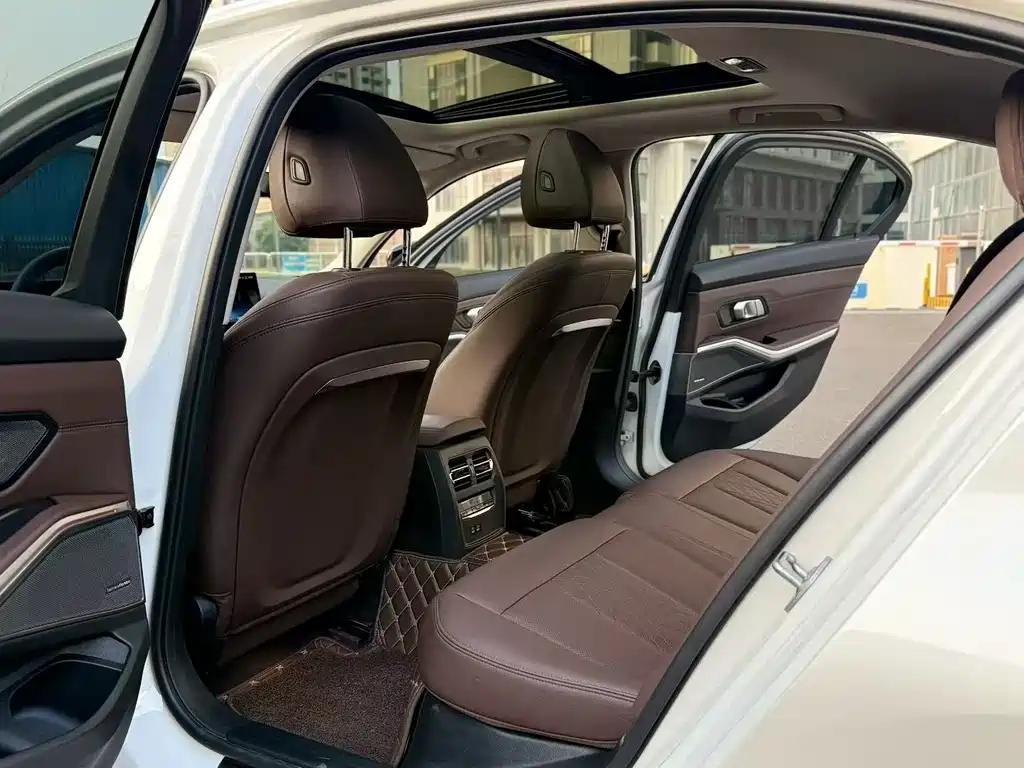 BMW 3 Series 2024