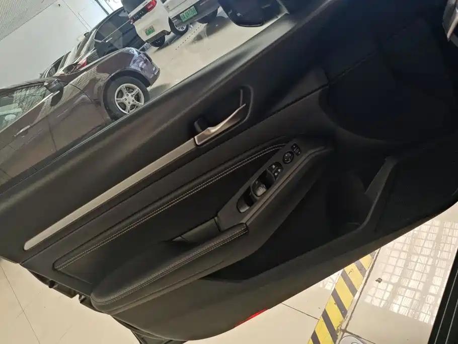 Nissan Teana 2022