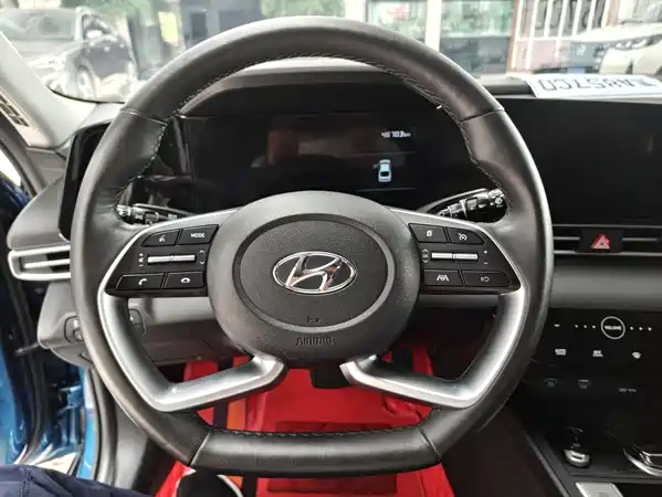 Hyundai Elantra 2023