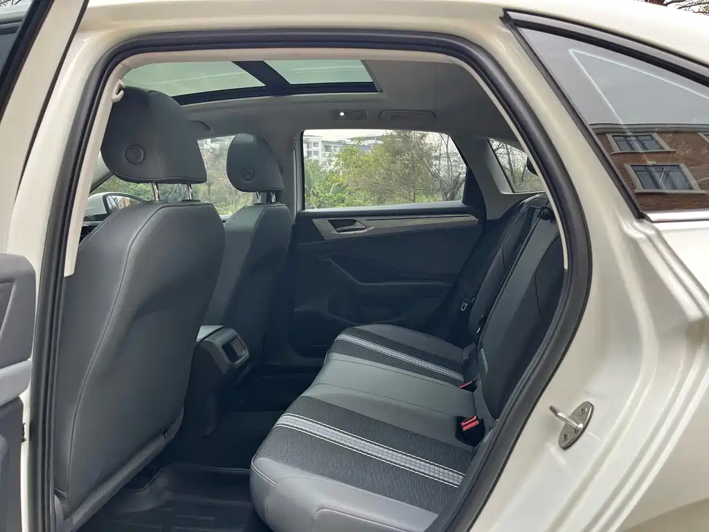Volkswagen Sagitar 2024
