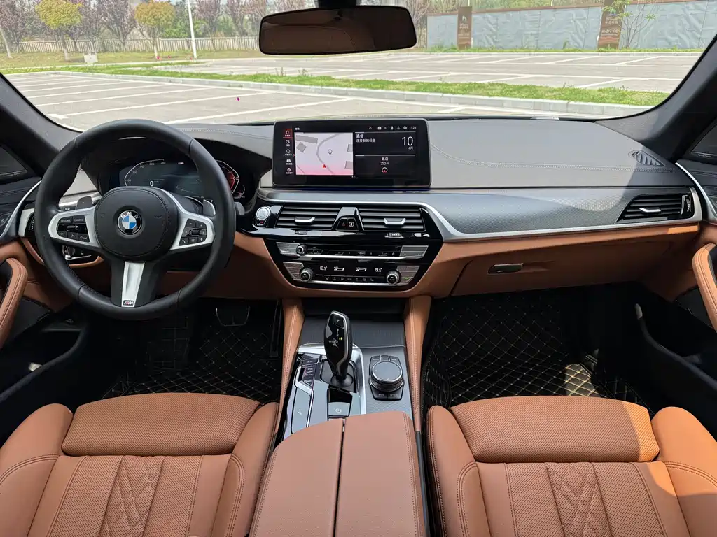 BMW 5 Series 2023 — фото 10