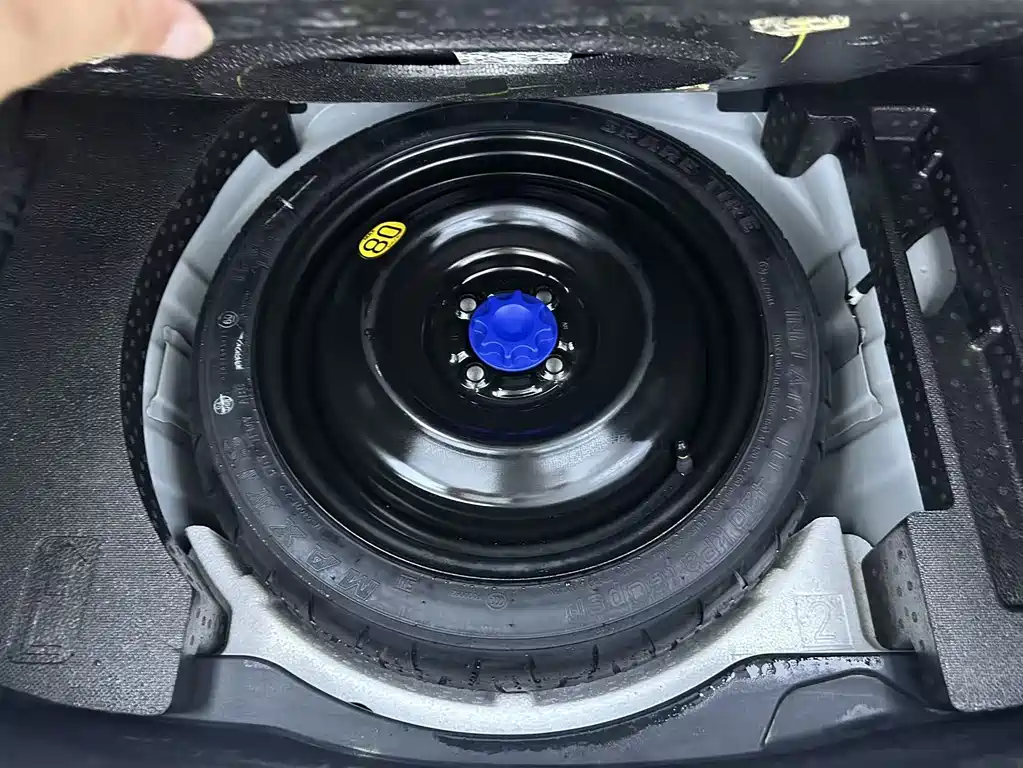 Toyota Yaris L 2022 — фото 11