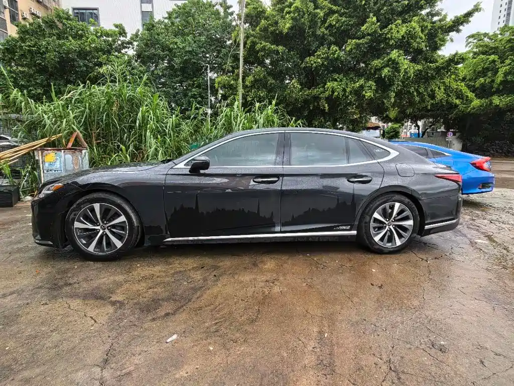 Lexus LS 2023 — фото 10