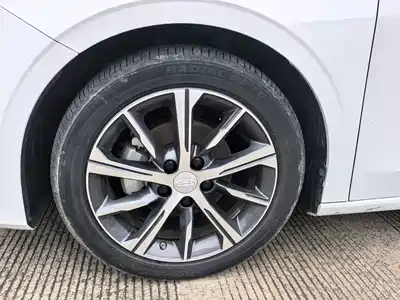 Geely Emgrand 2023