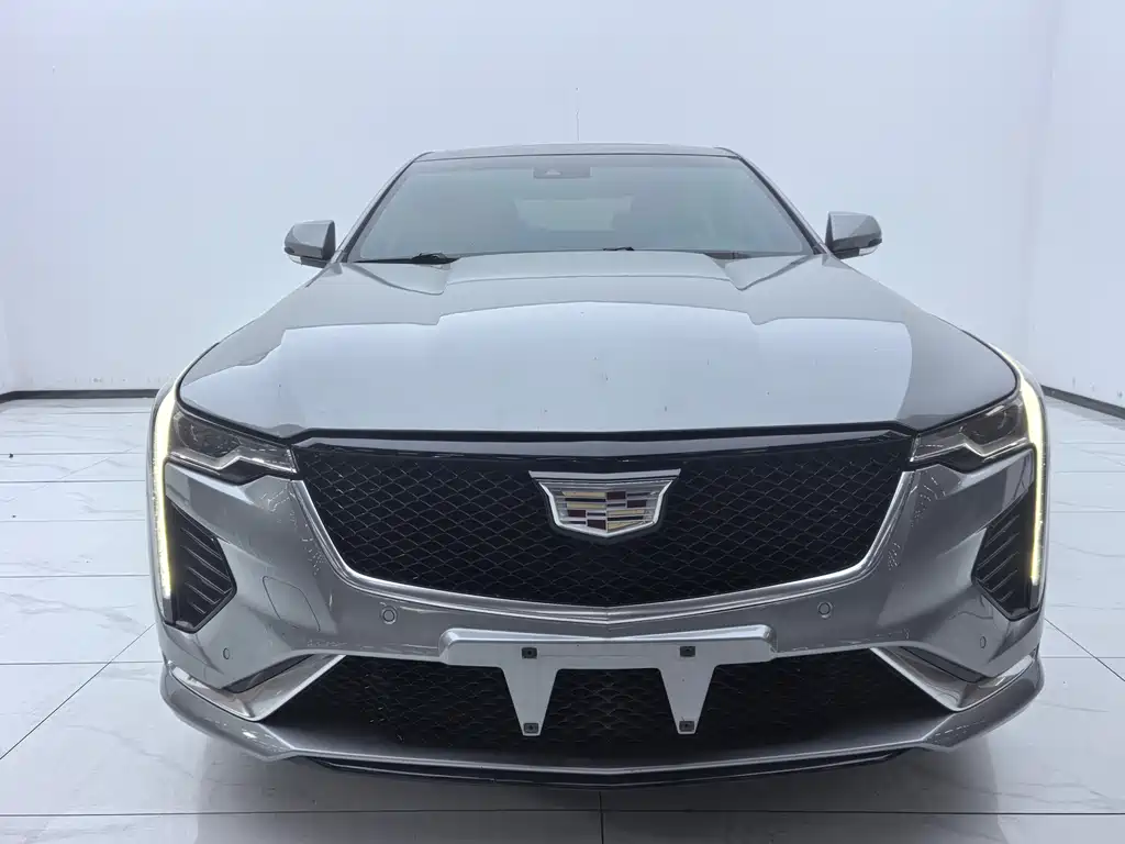 Cadillac GT4 2023 — фото 2