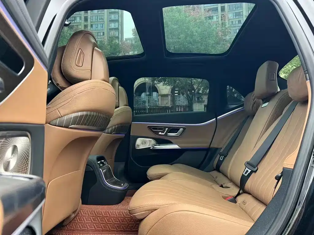 Mercedes-Benz E-Class 2024