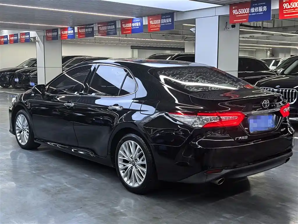Toyota Camry 2020 — фото 19