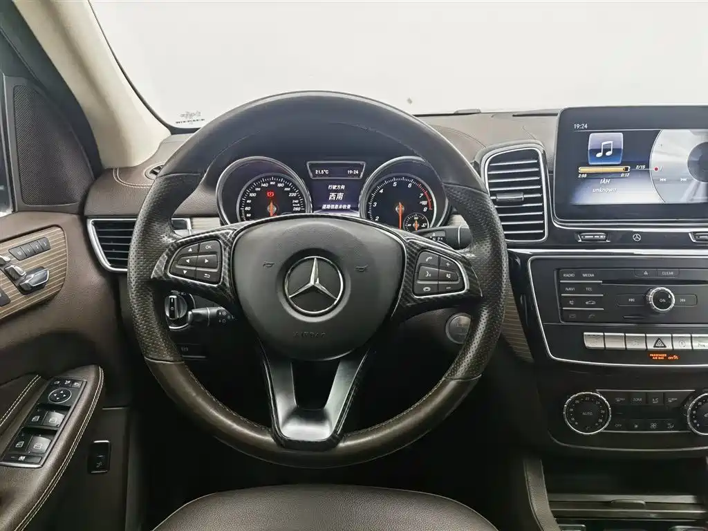 Mercedes-Benz GLE 2019 — фото 11