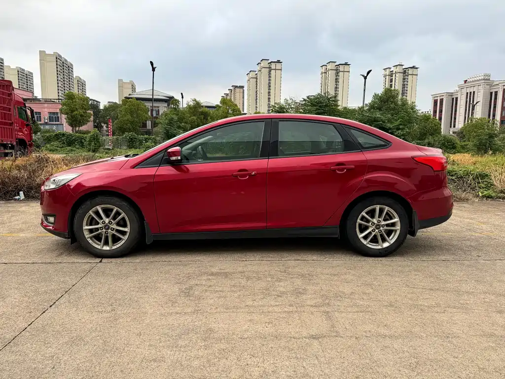 Ford Focus 2015 — фото 3