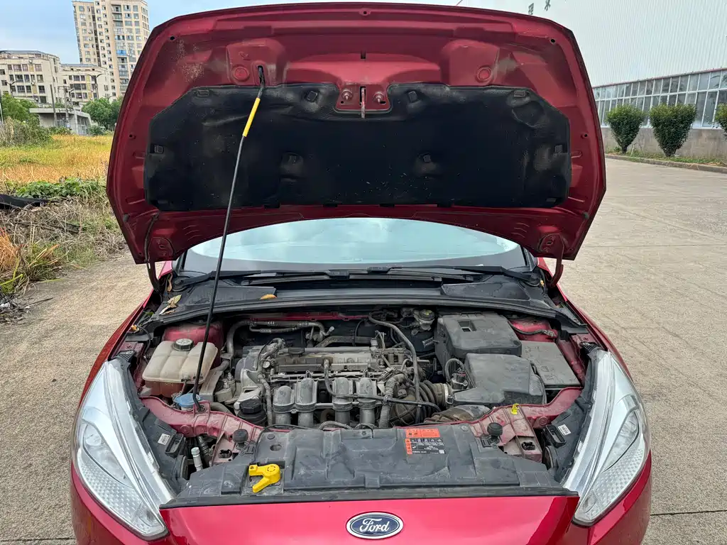 Ford Focus 2015 — фото 18