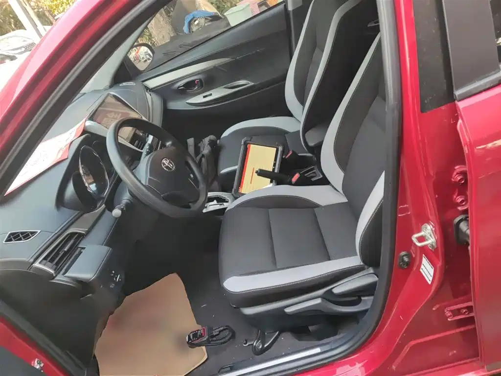 Toyota Yaris L 2021 — фото 15