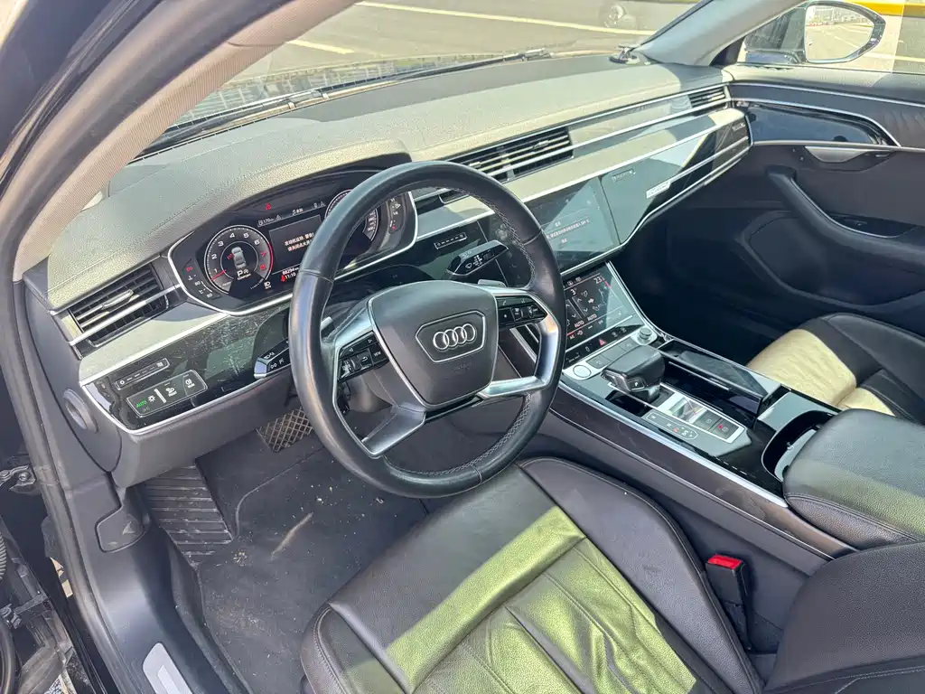 Audi A8 2018 — фото 12