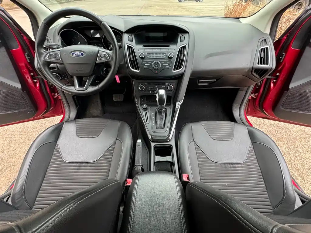 Ford Focus 2015 — фото 13