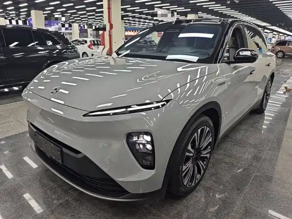 NIO ES8 2023
