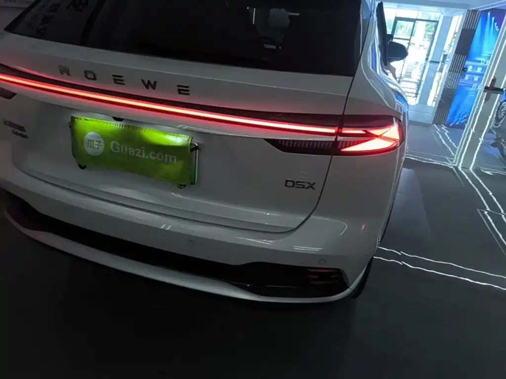 Roewe D5X DMH 2025 — фото 8