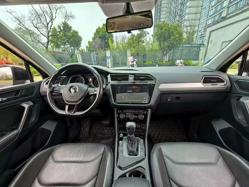 Volkswagen Tiguan L 2020 — фото 7