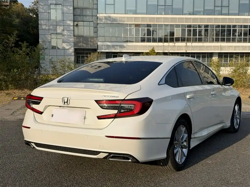 Honda Accord 2022 — фото 12