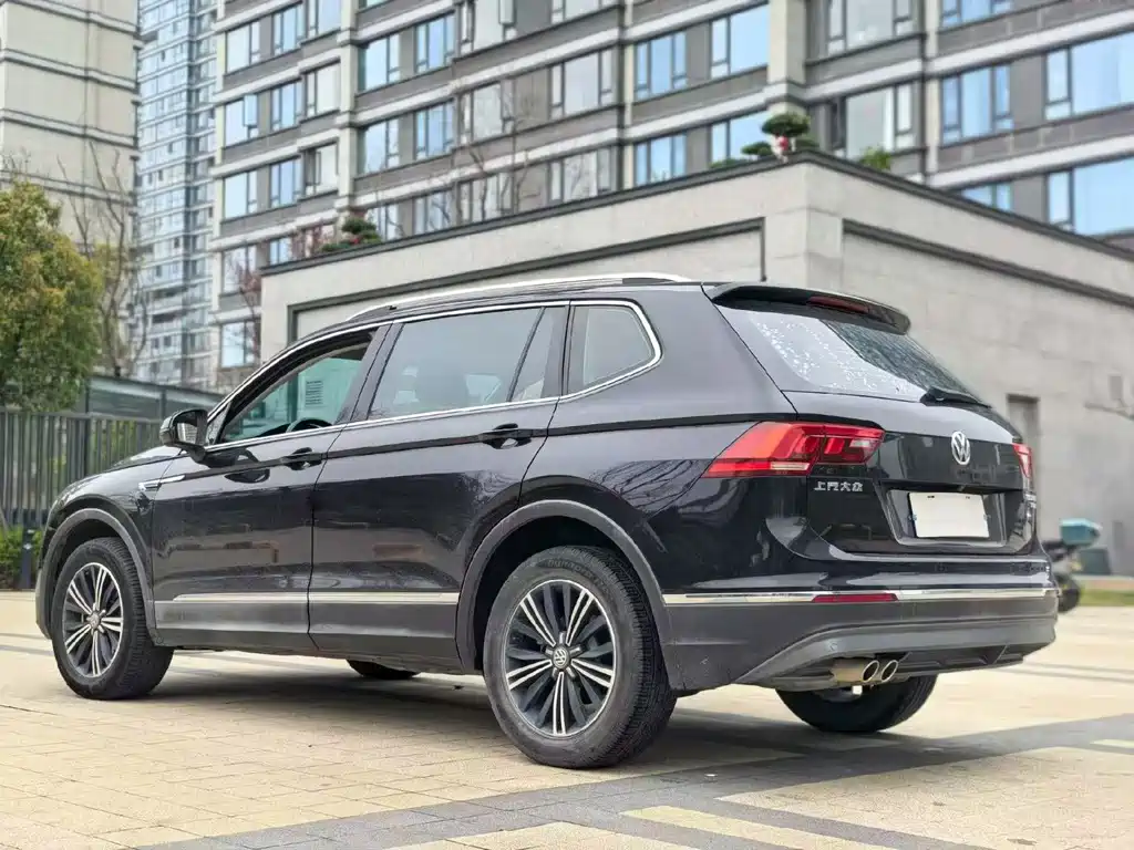 Volkswagen Tiguan L 2020 — фото 8