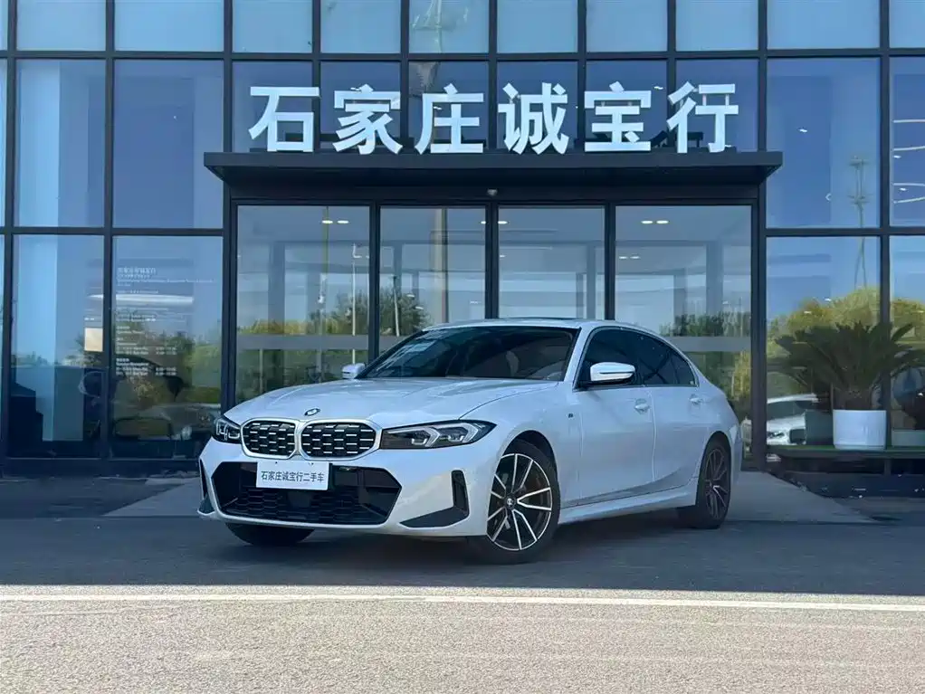 BMW 3 Series 2025 — фото 1
