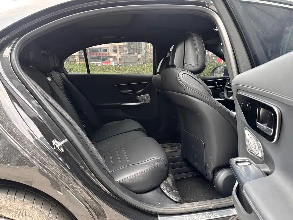 Mercedes-Benz C-Class 2023 — фото 16