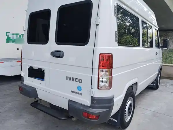 Iveco Proud 2023