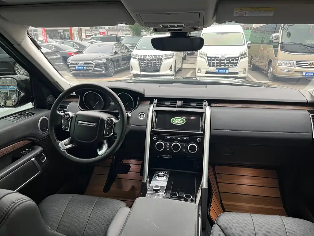 Land Rover Discovery 2018 — фото 40