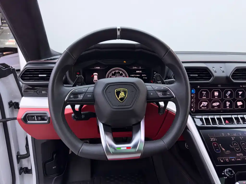 Lamborghini Urus 2020 — фото 15