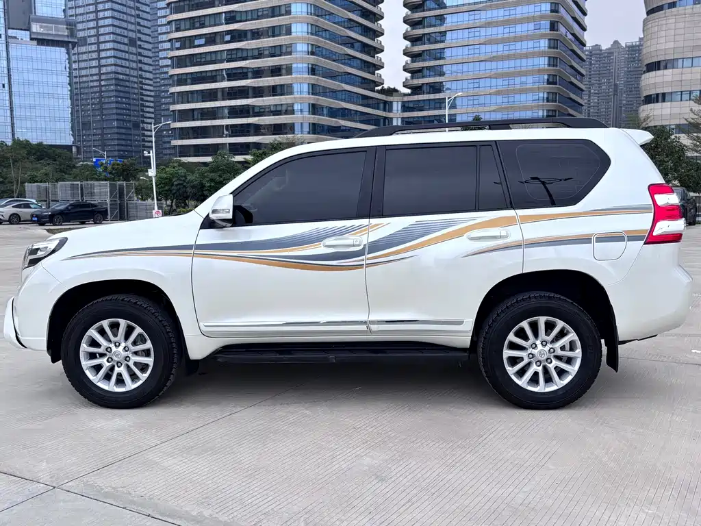 Toyota Prado 2018 — фото 3