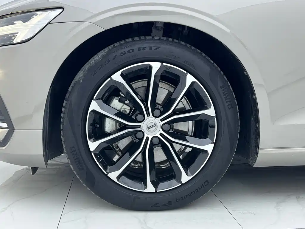 Volvo S60 2021 — фото 20