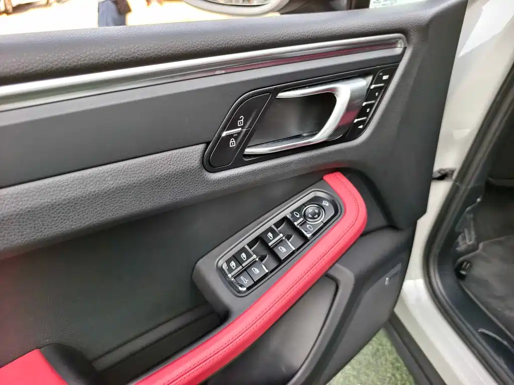 Porsche Macan 2021 — фото 9