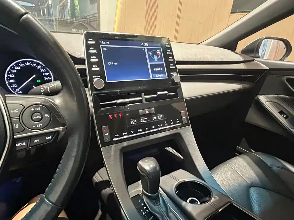 Toyota Avalon 2019 — фото 17