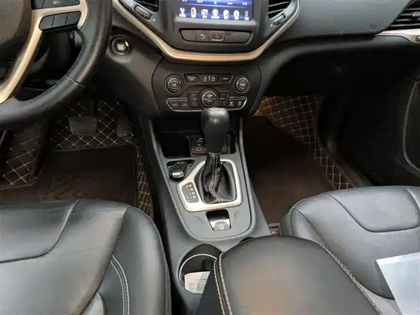 Jeep Cherokee 2017
